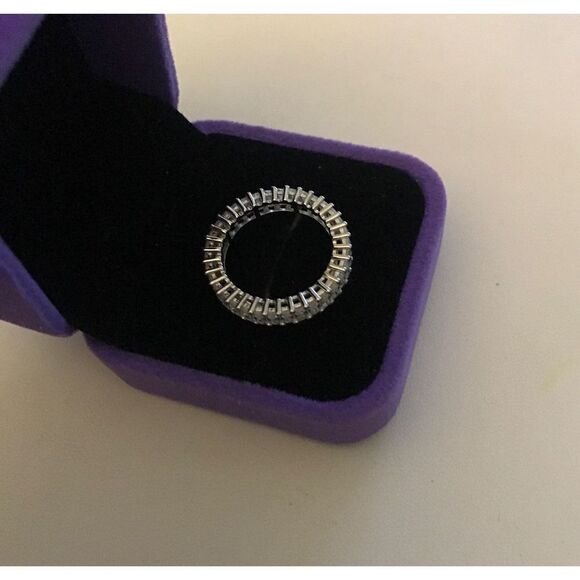 Gorgeous New 5.5 Ct Emerald Cut Sim Diamond Eternity Band Ring Sz 8~925 Sterling - Picture 3 of 6